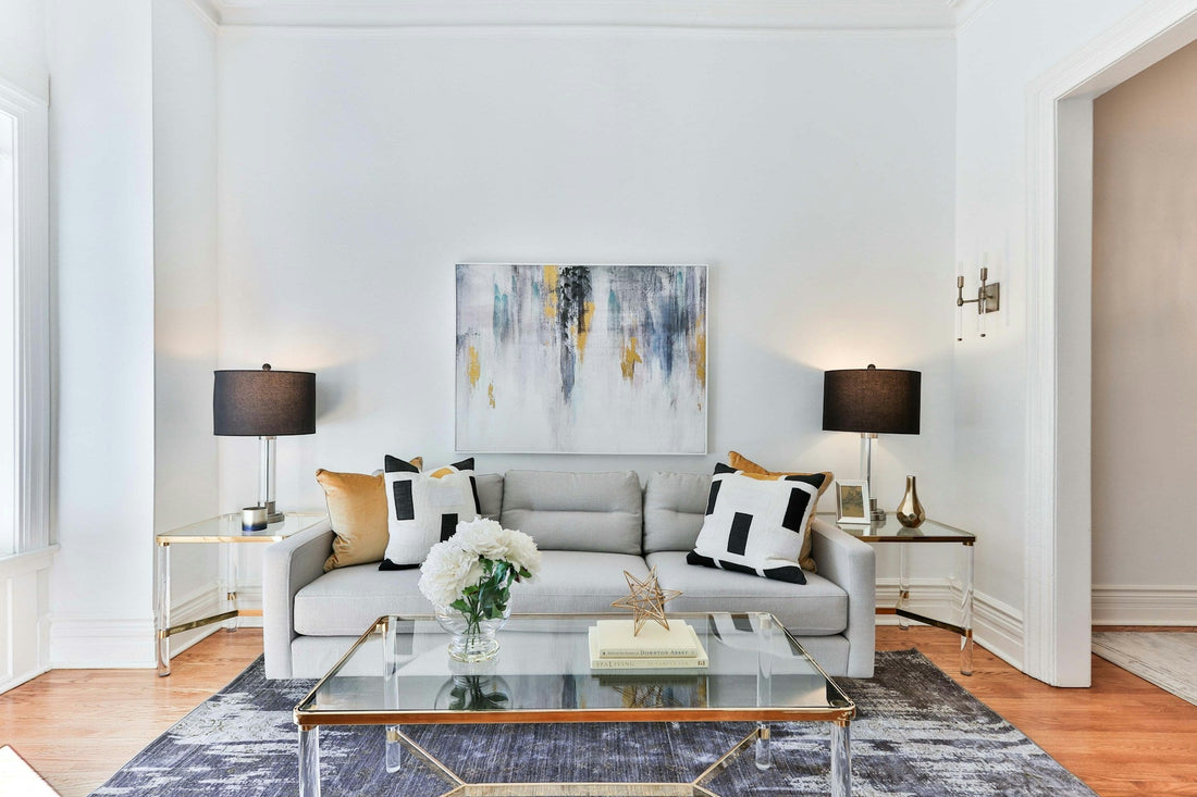 How to Decorate Walls with High Ceilings: Tips for Creating a Harmonious Space