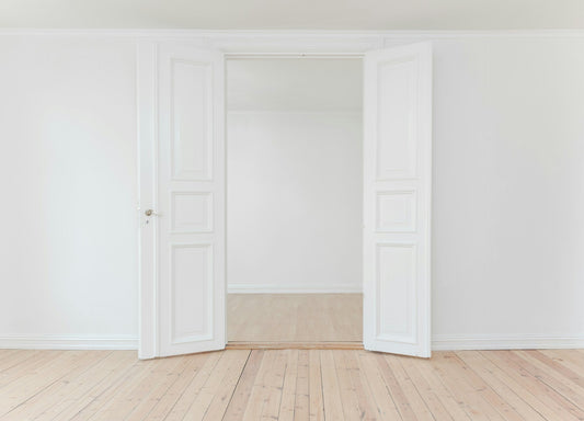 How to Decorate with White Walls: Tips for a Bright and Stylish Space